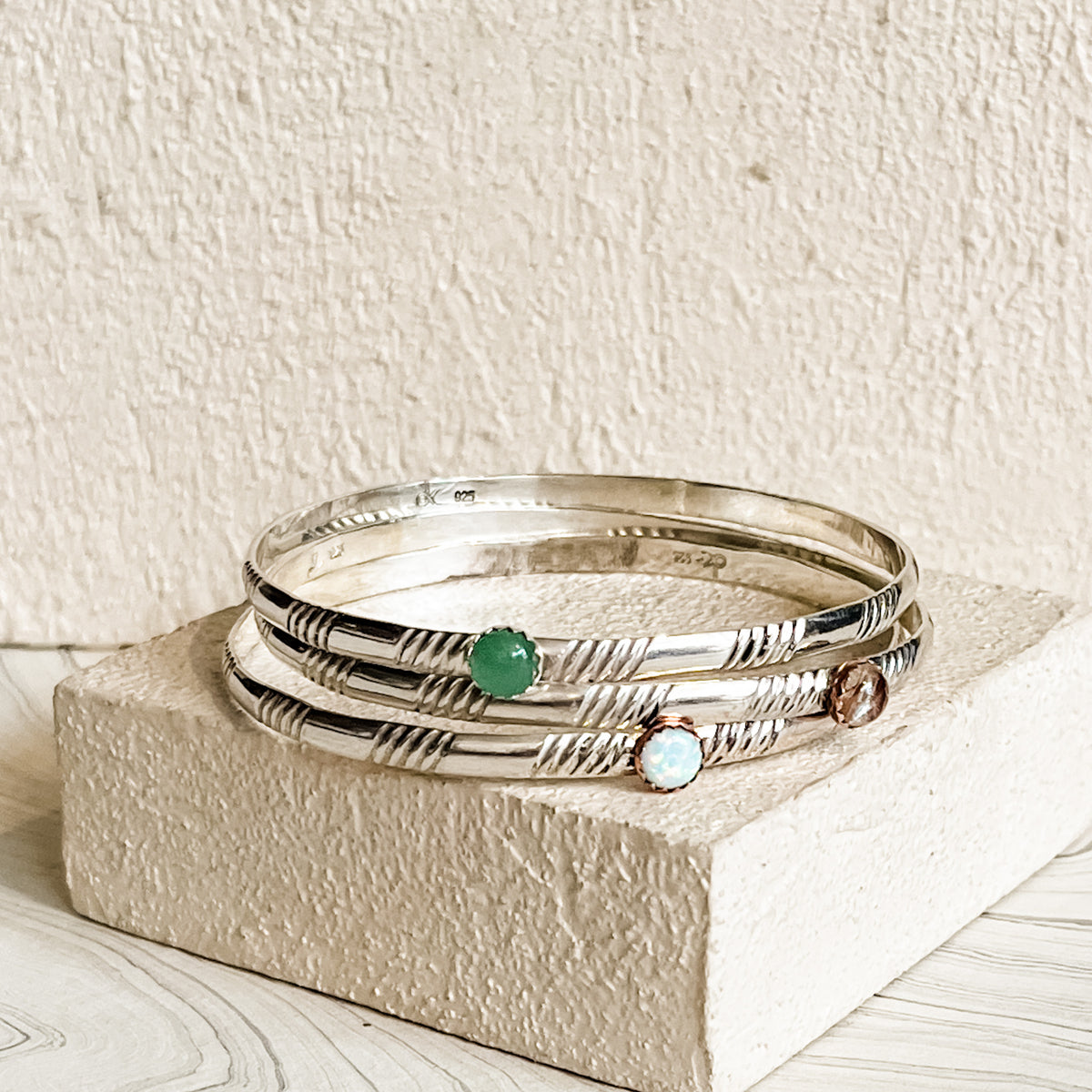 Orbit Sterling Bangle with Aventurine – Diana Kauffman Designs